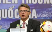 HLV Troussier chưa nhận được đề nghị làm GĐKT từ VFF