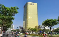 Vụ nhà ốp kính vàng chói: Chủ đầu tư khẳng định không làm sai