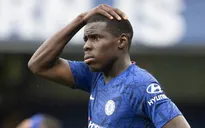 Chelsea gặp khó trong việc thanh lý Zouma