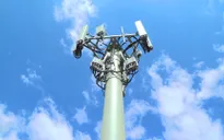 "Nhẹ dạ" trước tin giả COVID-19 bắt nguồn từ 5G, người dân Australia tụ tập biểu tình
