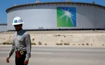Lợi nhuận của Saudi Aramco sụt giảm 25% do giá dầu lao dốc