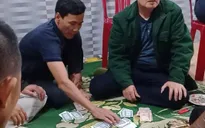 Phạt 2 triệu đồng Chủ tịch xã đánh bạc