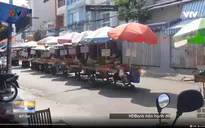 TPHCM: Bán hàng rong giữa đường gây cản trở giao thông
