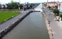 Nguy hiểm đường ven sông không hộ lan ở Nam Định