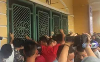 Bóng đá Việt Nam: Sốt vé ngày trở lại