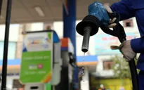 "Găm" xăng chờ tăng giá: Nhân viên bán nhỏ giọt, trả lời sếp đi vắng