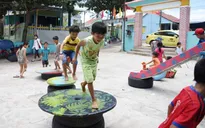 Chung cư Hà Nội mọc như "nấm", chỗ chơi cho trẻ thành thứ đồ "xa xỉ"