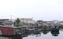 “Vỡ” kế hoạch di dời 20.000 căn nhà ven kênh, rạch