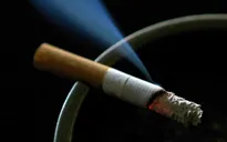 Anh: Nhiều người bỏ thuốc lá vì lo sợ COVID-19