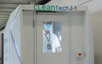 Sân bay Hồng Kông (Trung Quốc) thử nghiệm máy khử khuẩn toàn thân cho hành khách