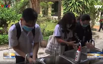 TP.HCM: Ngày đầu tiên học sinh đi học trở lại
