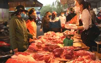 Nghịch lý giá thịt lợn thấp tại trại, cao tại chợ