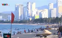 Nha Trang tiếp tục phòng chống Covid-19 khi tắm biển trở lại