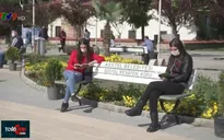 Độc đáo ghế giãn cách xã hội tại Thổ Nhĩ Kỳ