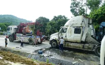 Lật xe container tại điểm đen giao thông Nà Lơi, Điện Biên