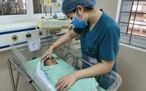 Bé sơ sinh sống sau 3 ngày giữa trời nóng 40 độ là điều kỳ diệu