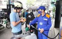 Giá xăng dầu "đứng im", người dân yên tâm chơi Tết