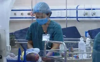 Bé sơ sinh bị bỏ rơi ở hố ga: Khi người dưng bỗng hóa người thương