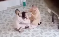 Sư cô "dạy" đệ tử bằng bạo lực bị tạm ngưng chức sắc trụ trì