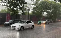 Hà Nội và các tỉnh miền Bắc đón cơn mưa lớn giải nhiệt xuyên đêm sau nhiều ngày nắng nóng