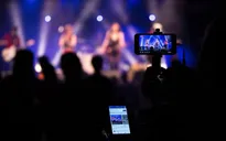 Livestream - "Phao cứu sinh" của ngành âm nhạc Nhật Bản thời COVID-19