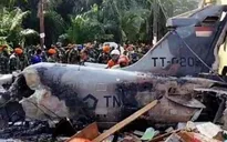 Rơi trực thăng quân sự tại Indonesia, phi công nhảy dù sống sót
