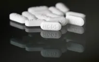 Mỹ ngừng sử dụng thuốc chữa sốt rét trong điều trị bệnh nhân COVID-19