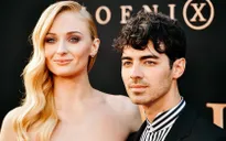 Sao “Game of Thrones” lộ bụng bầu sau tin mang thai