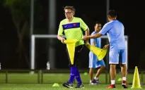 U19 Việt Nam tập khung giờ mới, HLV Troussier rà soát lực lượng