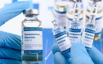 Trung Quốc và Nga đạt tiến triển trong điều chế vaccine ngừa COVID-19