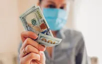 COVID-19 sẽ đẩy nhanh việc đưa tiền mặt vào "dĩ vãng"?