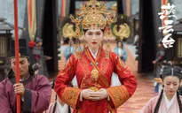 Đường Yên lần đầu lộ diện trên mạng xã hội sau sinh con