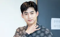 Thâm cung bí sử chuyện hẹn hò của Taecyeon (2PM) bị bạn bè tiết lộ