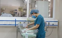 3 tuần nỗ lực cứu bé sơ sinh bị bỏ rơi: Điều kỳ diệu đã không xảy ra