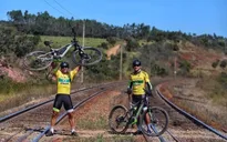 Đạp xe 600km ra mắt đội bóng mới! - Lý do bất ngờ cho hành trình đặc biệt của Fred
