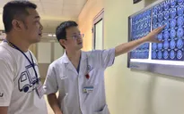 Mắc u não suốt 10 năm nhưng không được phát hiện, một phụ nữ bị mù mắt