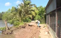 Đường mất, nhà hư hỏng vì “hà bá”