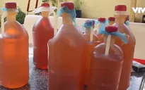 Mật ong pha bằng đường mía với nước sôi được bán với giá “trên trời”