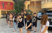 Bắt nhóm "quái xế" đâm người chờ đèn đỏ ở hồ Gươm