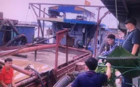Khởi tố, bắt tạm giam 18 đối tượng "cát tặc" trên sông Hồng