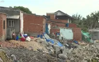 Bán nhà tái định cư, quay về nơi sạt lở vì... "khó sống"