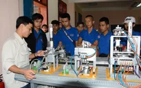 Tuyển sinh trường nghề: Nhổ cọc đi tìm trâu