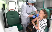 Nga trở thành nước đầu tiên hoàn tất thử nghiệm vaccine COVID-19 trên người
