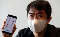 Kinh ngạc, Nhật Bản thành công ra mắt khẩu trang thông minh phiên dịch 8 thứ tiếng
