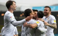 Leeds United trở lại Ngoại hạng Anh sau 16 năm