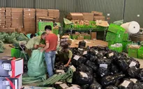 Kho hàng lậu hơn 100.000 sản phẩm giữa lòng Hà Nội của ông chủ người Trung Quốc