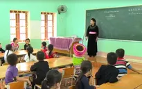 Giáo viên vùng cao vượt khó tiếp cận sách giáo khoa mới
