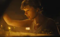 Taylor Swift bất ngờ ra mắt album mới: Không thông báo, không quảng bá