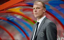 Dennis Bergkamp cân nhắc trở lại Arsenal trong vai trò mới