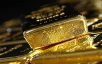 Giá vàng bất ngờ lao dốc mạnh, rời xa mốc 56 triệu đồng/lượng